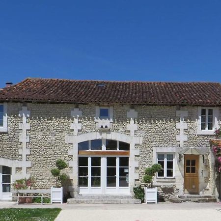 La Grange De Lucie -Chambres D'Hotes En Perigord-Dordogne Nanteuil-Auriac-de-Bourzac Dış mekan fotoğraf