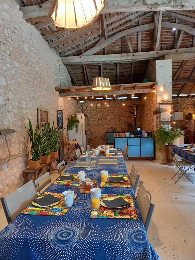 La Grange De Lucie -Chambres D'Hotes En Perigord-Dordogne Nanteuil-Auriac-de-Bourzac Dış mekan fotoğraf
